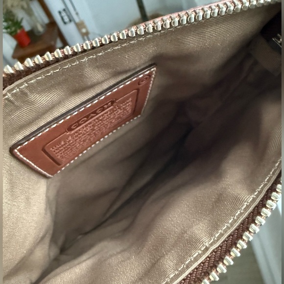 Coach Hampton Swing Pack - Picture 7 of 8